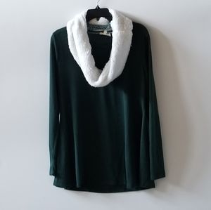 Como Blu Interchangable Neck Sweater!